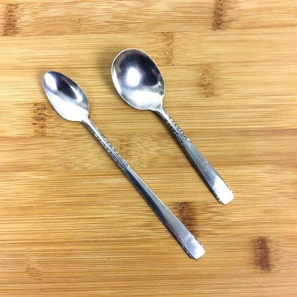 Oneida Brookwood Banbury Silverplate Baby Infant Feeding Spoon Set Of 2 Vintage - Picture 1 of 4